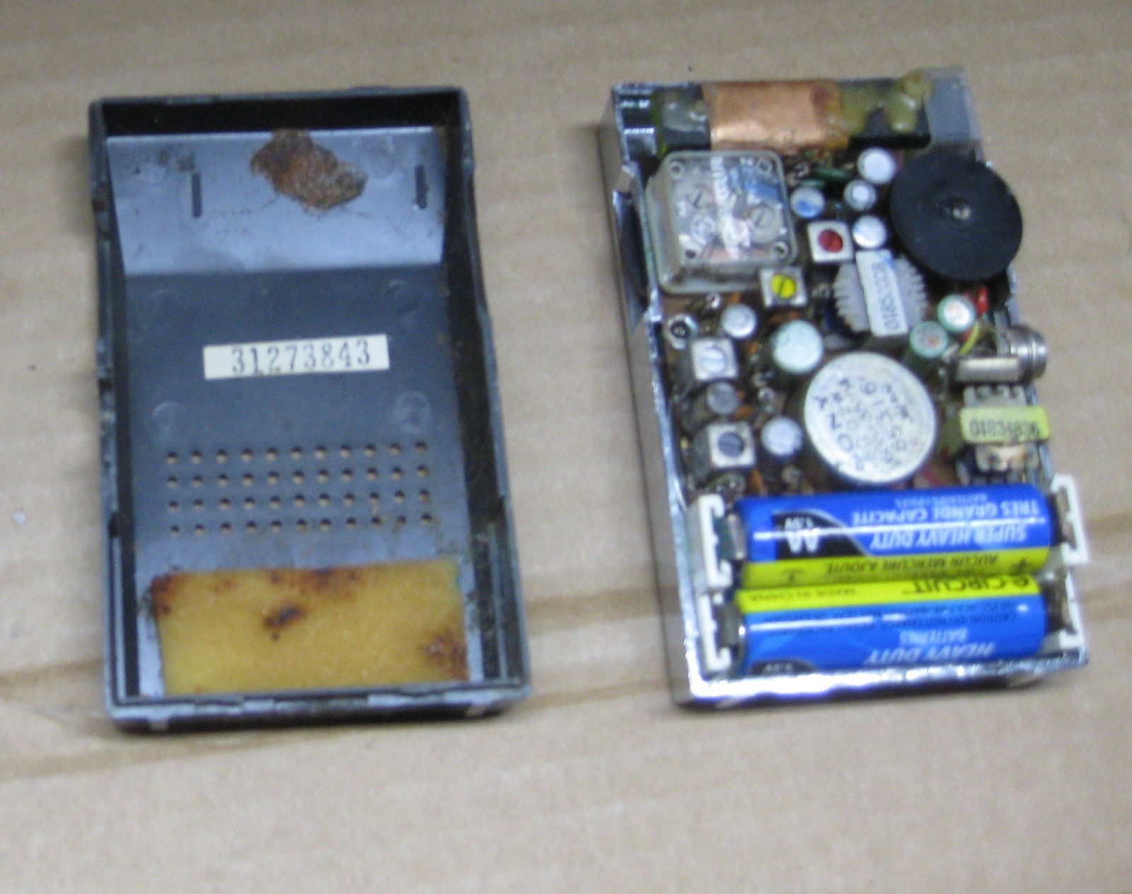 Vintage Sony 2R-31 AM Transistor Pocket Radio WORKING - Please read