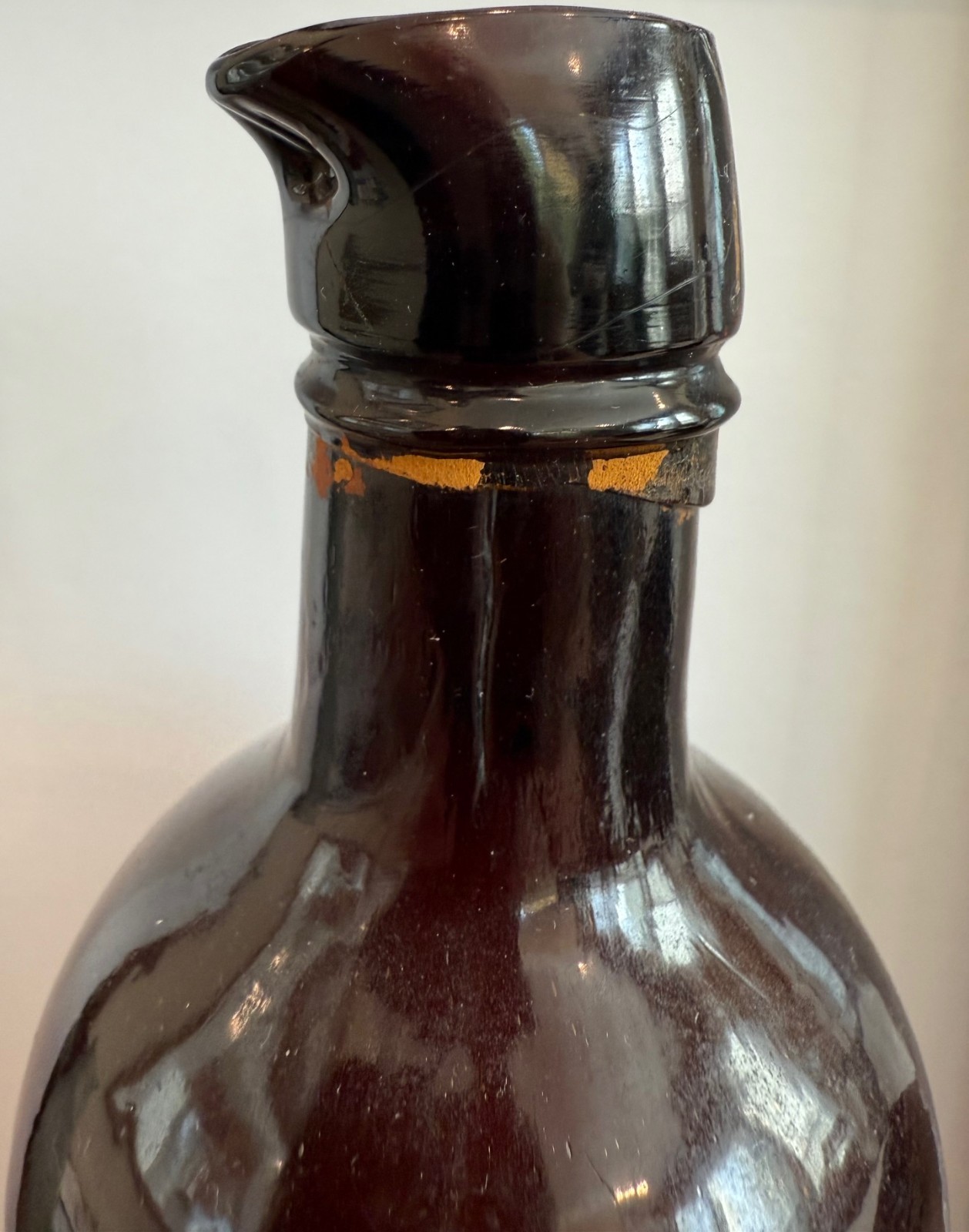 S.S. REPUBLIC SHIPWRECK MASTER INK BOTTLE W/ WOOD BASE, BOOKS, NO COA