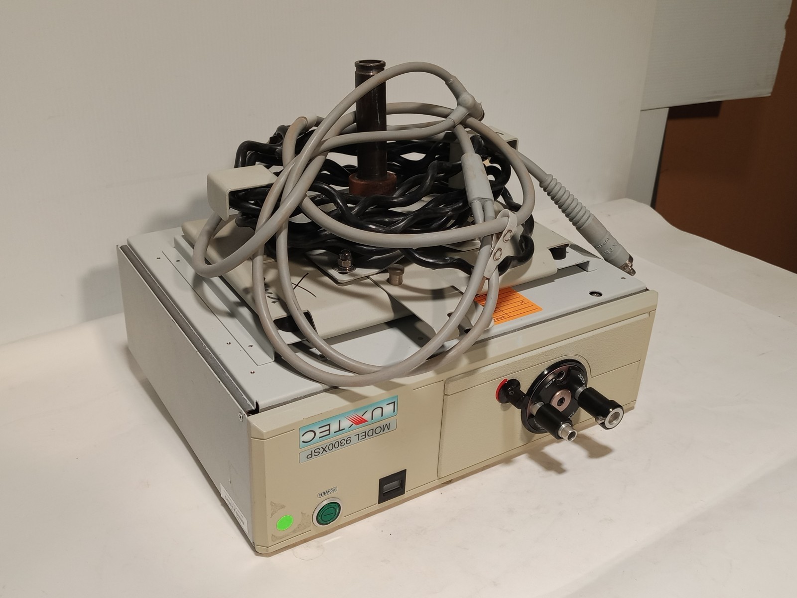 Luxtec 9300XSP 300W Xenon Light Source, turret ACMI/Storz/Wolf/Olympus tested