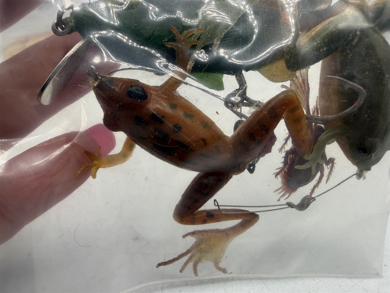 VINTAGE WOOD & PLASTIC FISHING LURE LOT OF 23