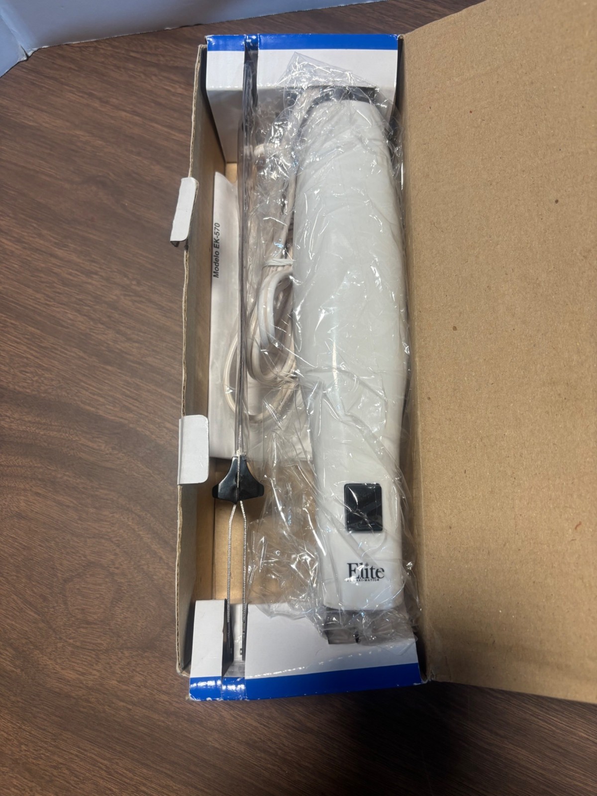 Elite Cuisine Electric Knife Stainless Steel Blades Model EK-570 White UL Certif