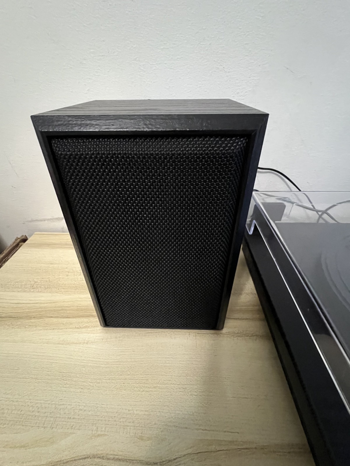 Victrola Montauk Bluetooth Record Player 3 speed Turntable & Bookshelf Speakers