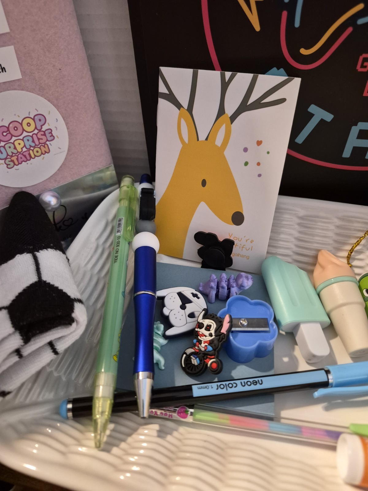 Kids Mystery Scoop + Bonus Toy Surprise/ Fun & Random/ Ages 8-12