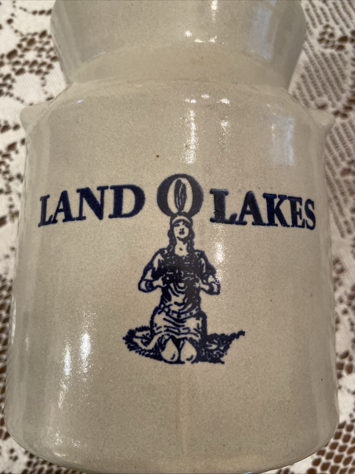 2000 Red Wing Land O Lakes Utensil Crock With Indian Maiden On It #1057/2000
