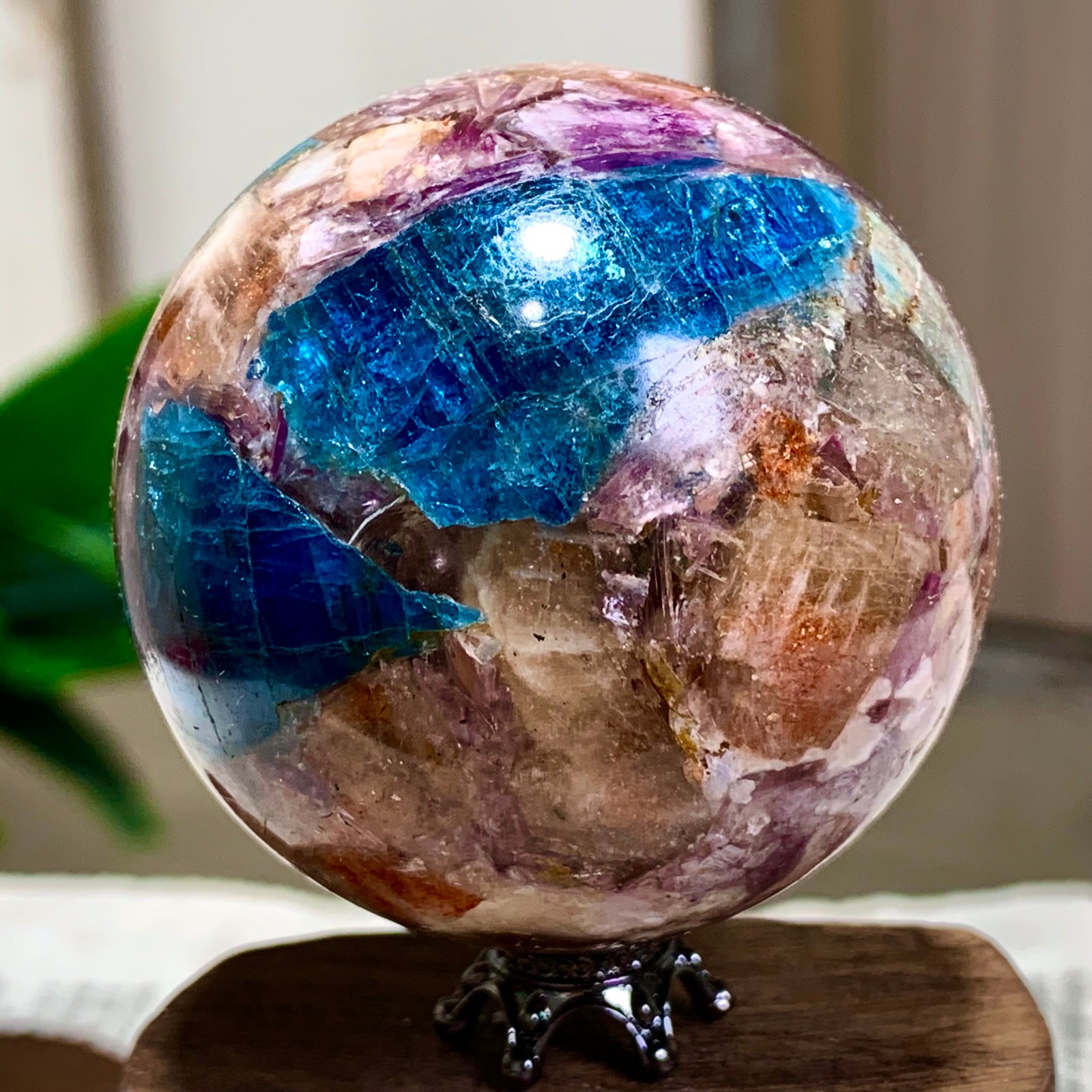 180G Natural Blue Aptite +Sun Stone purple lepidolite Sphere mineral sample