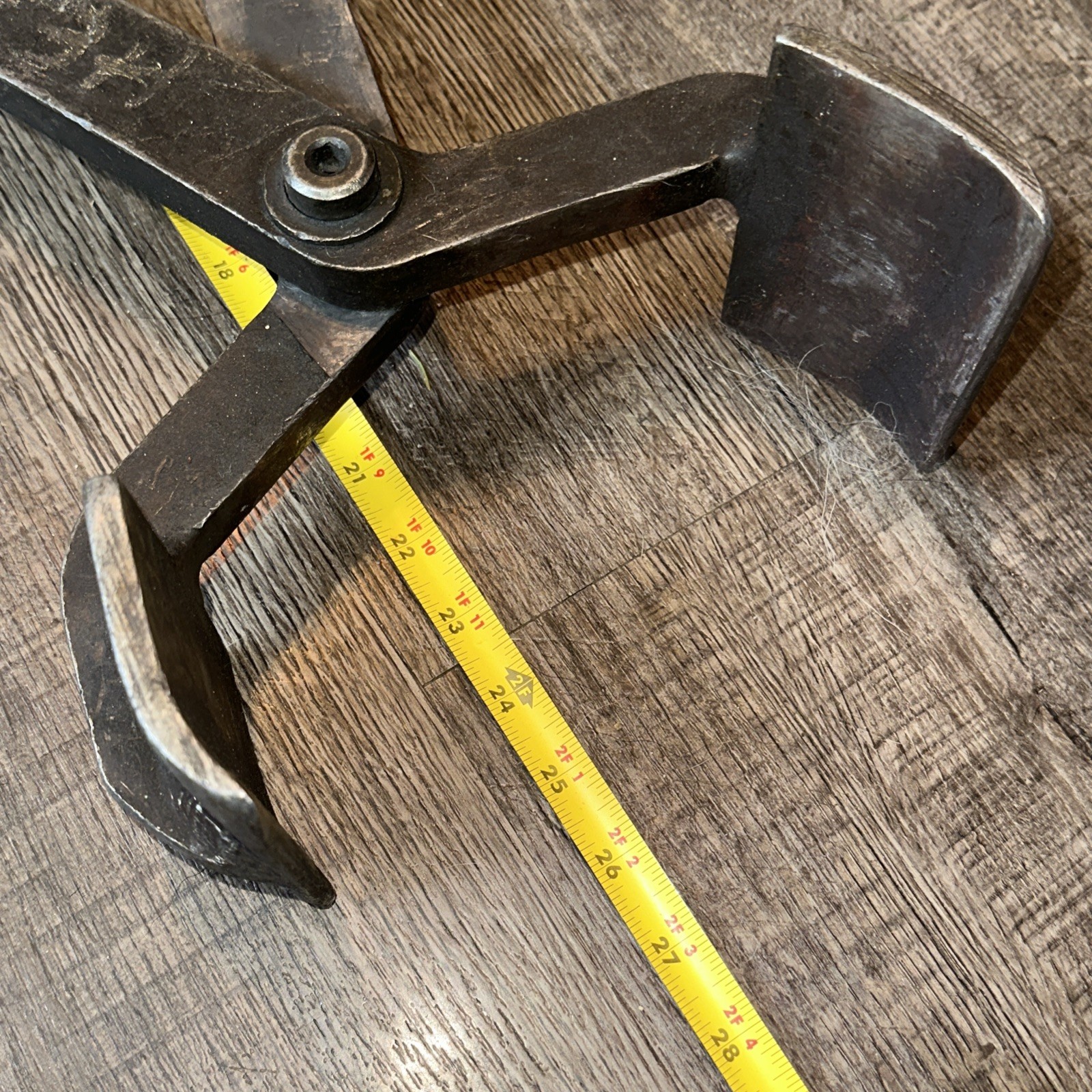 Great Heavy Large Columbus McKinnon Metal Lifting Sling Ice Tongs Pallet Puller