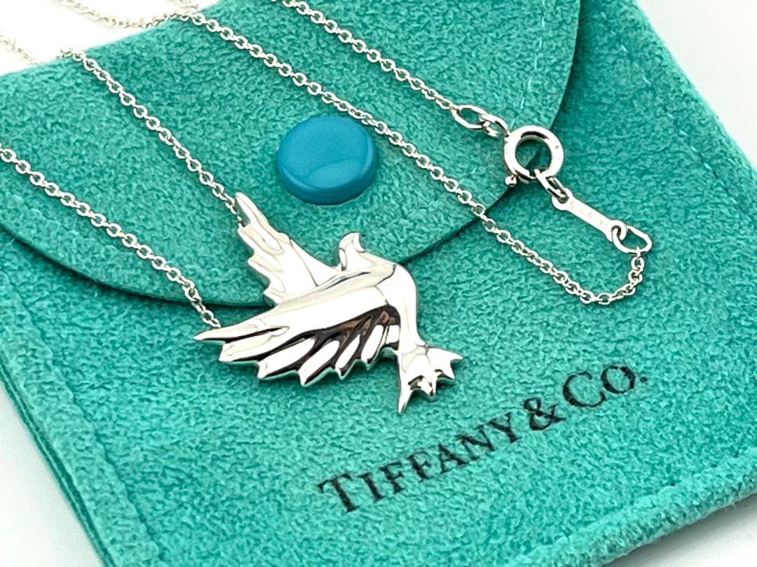 f088 Rare, excellent condition Tiffany & Co. Dove necklace, dove/bird design,