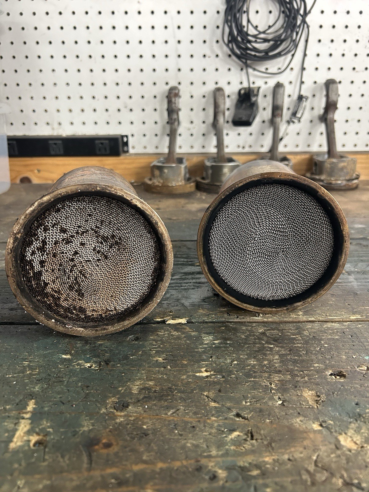 OEM Mercury MerCruiser exhaust Catalyst 8M0104918. Pair