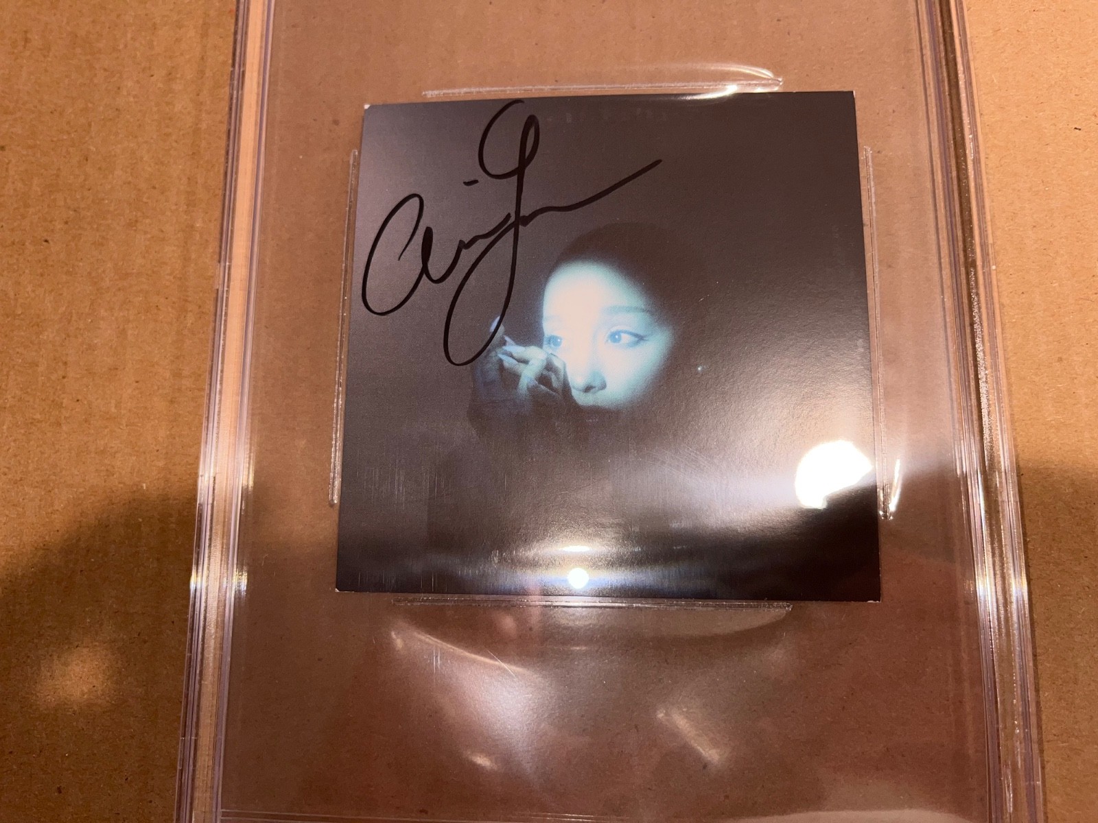 Ariana Grande Signed Autographed Beckett Slab Slabbed Encapsulated Autograph