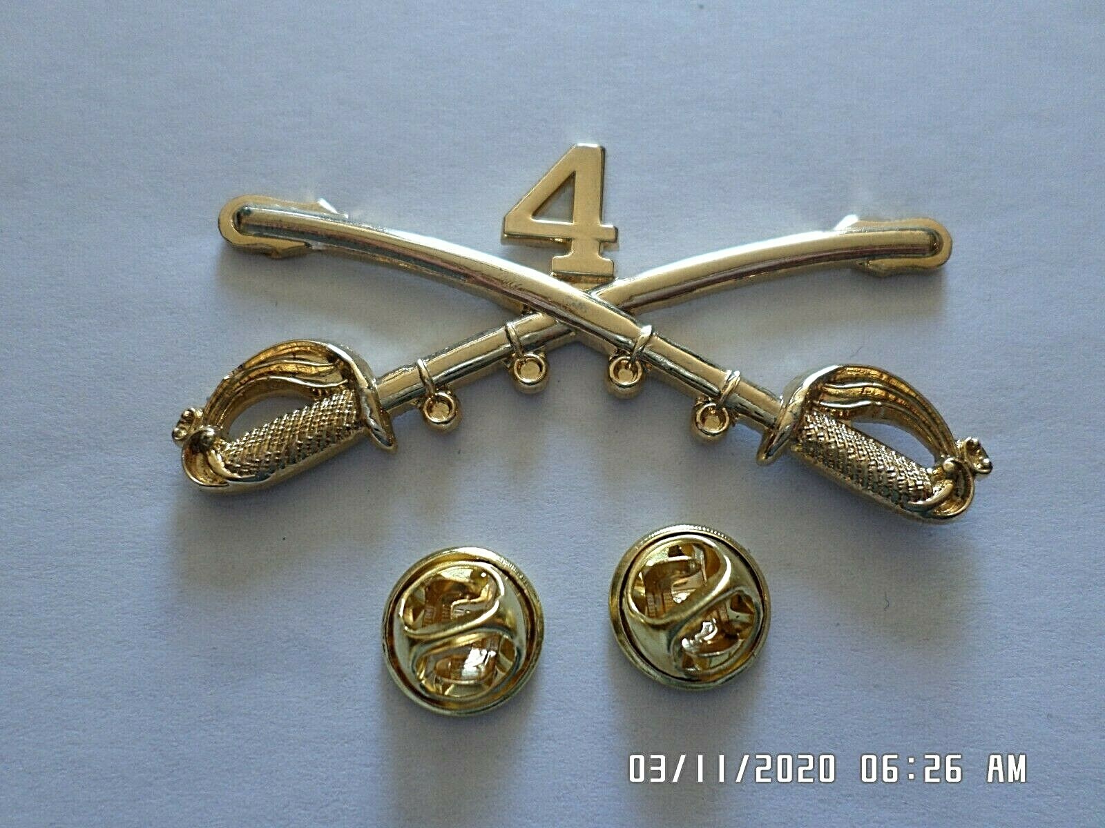4th CAVALRY SWORDS SABERS MILITARY HAT PIN CAVALRY REGIMENT BADGE ROBERT E LEE