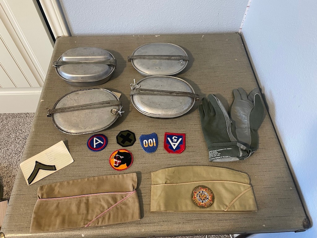 Vintage US Military Mess Kit 1945 WW2 WW1 Kits Patches WW2 Hats Caps Gloves LOT
