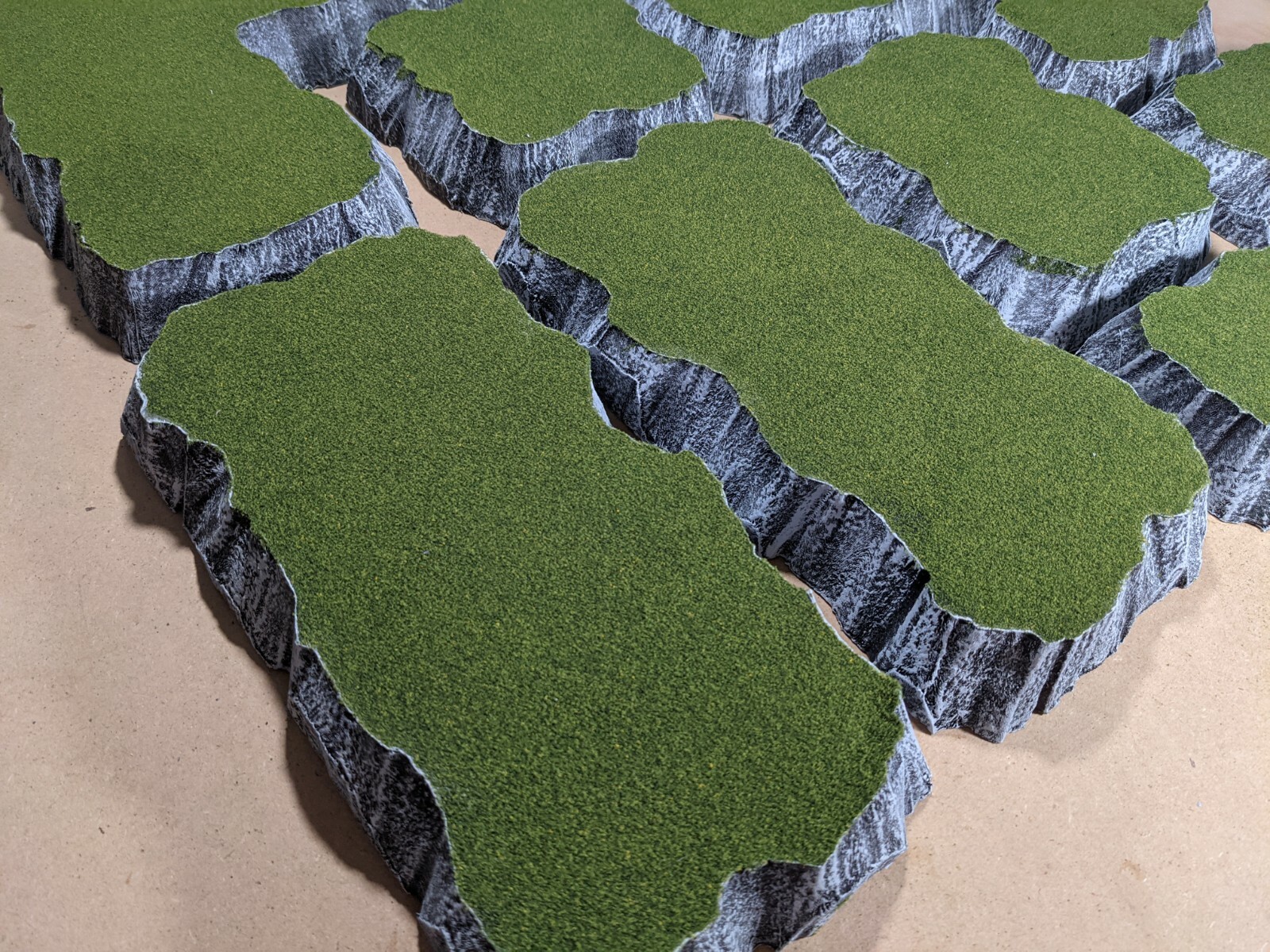 Wargaming Terrain Large Platform Hills Box Set, Grass Finish