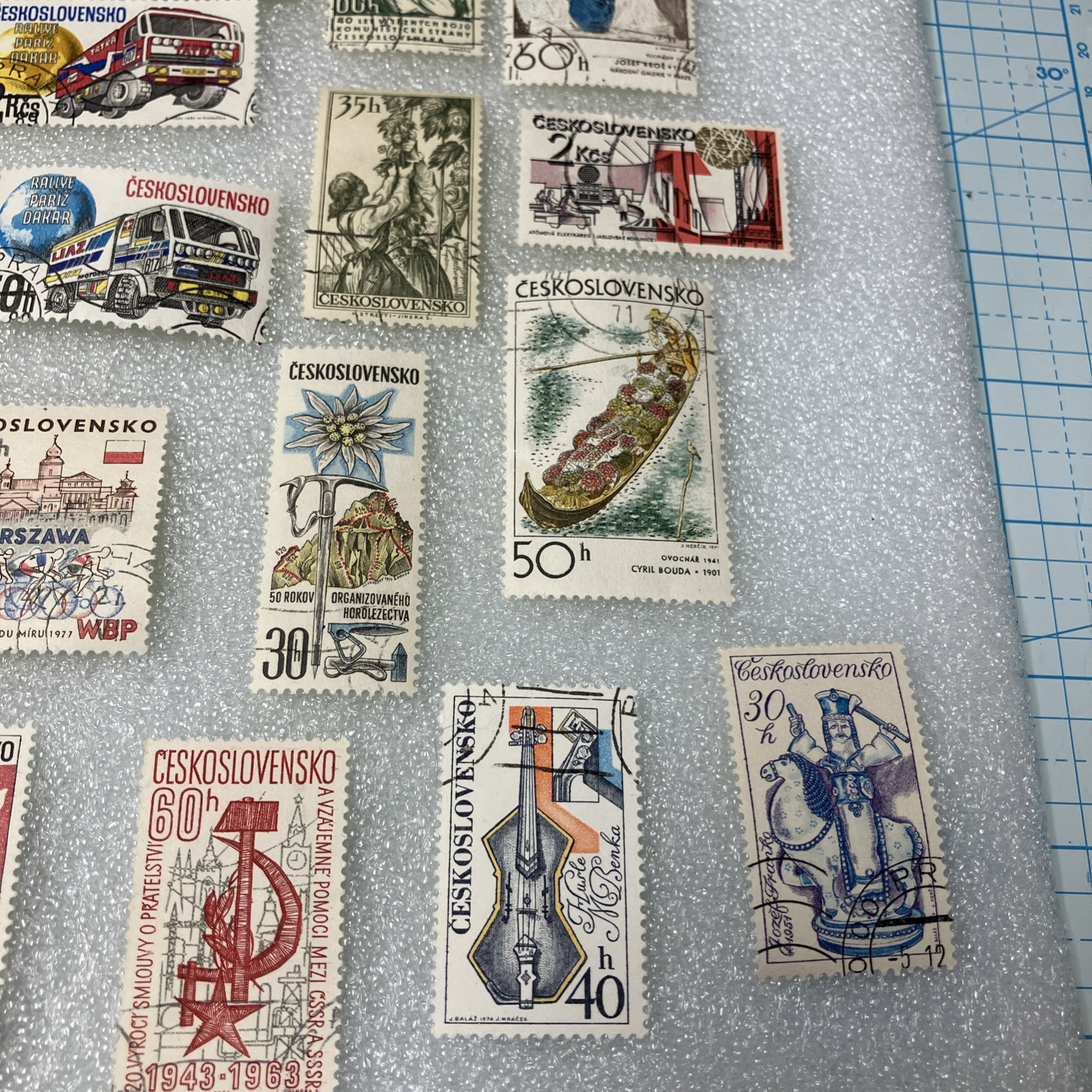 30 Vtg USED Czechoslovakia 1950-1990 Colorful Stamps, Nice Mixed Lot, $1 Ships.
