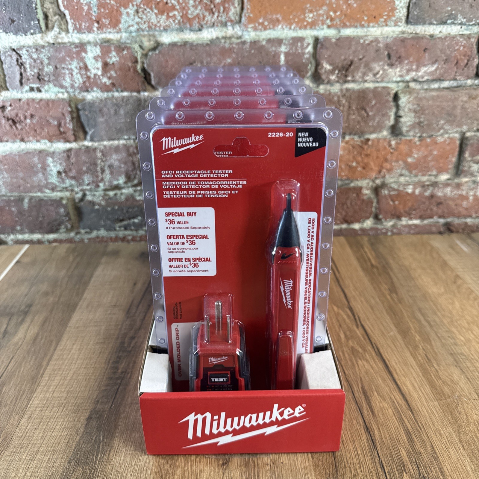 Milwaukee GFCI Receptacle Tester & Voltage Detector 2226-20 - New & Sealed