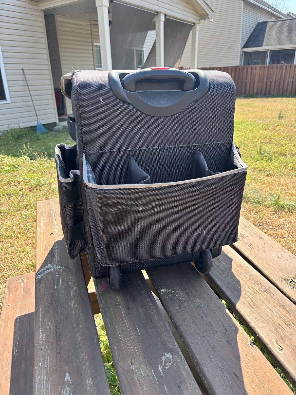 Rubbermaid Commercial 25" Executive Quick Cart Large - Gray