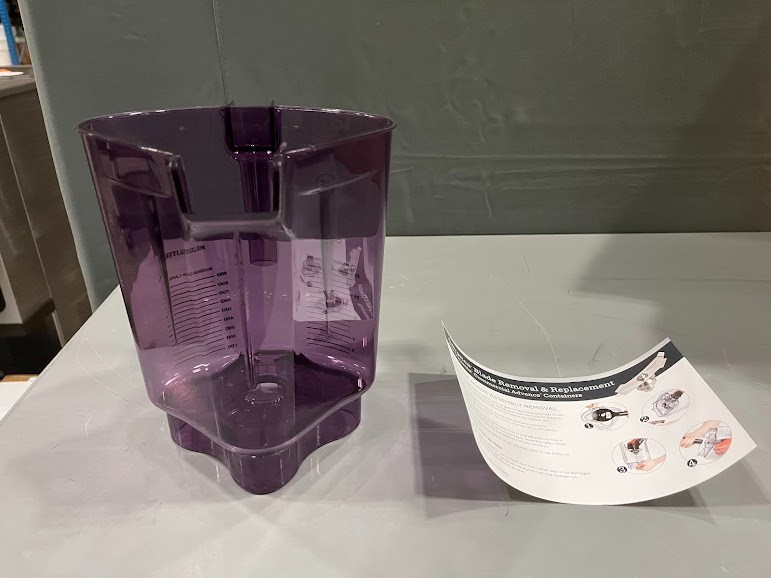 Vitamix 60047 Advance 32 oz. Purple Deluxe Tritan™ Copolyester Blender Jar