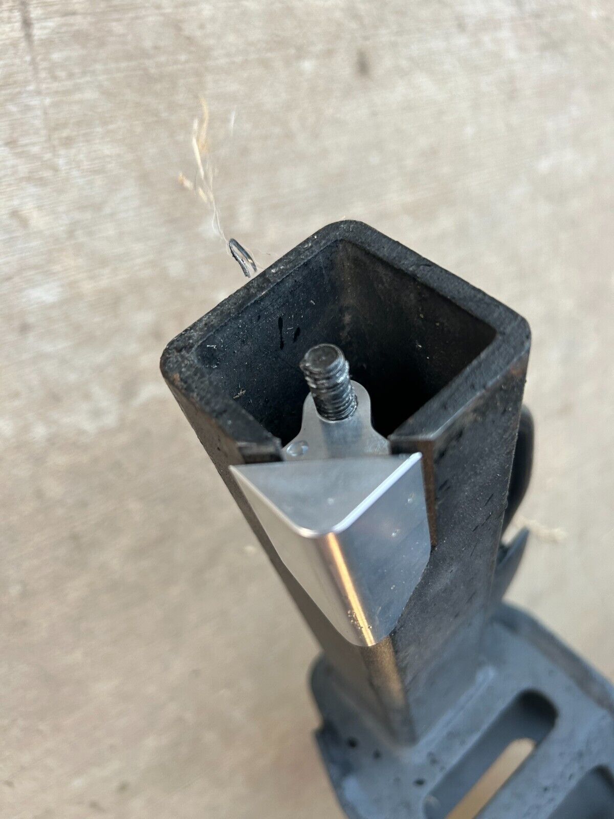 Thule T2 Locking wedge repair kit for 2" receiver bike rack OPTIONAL ROD REPLACE