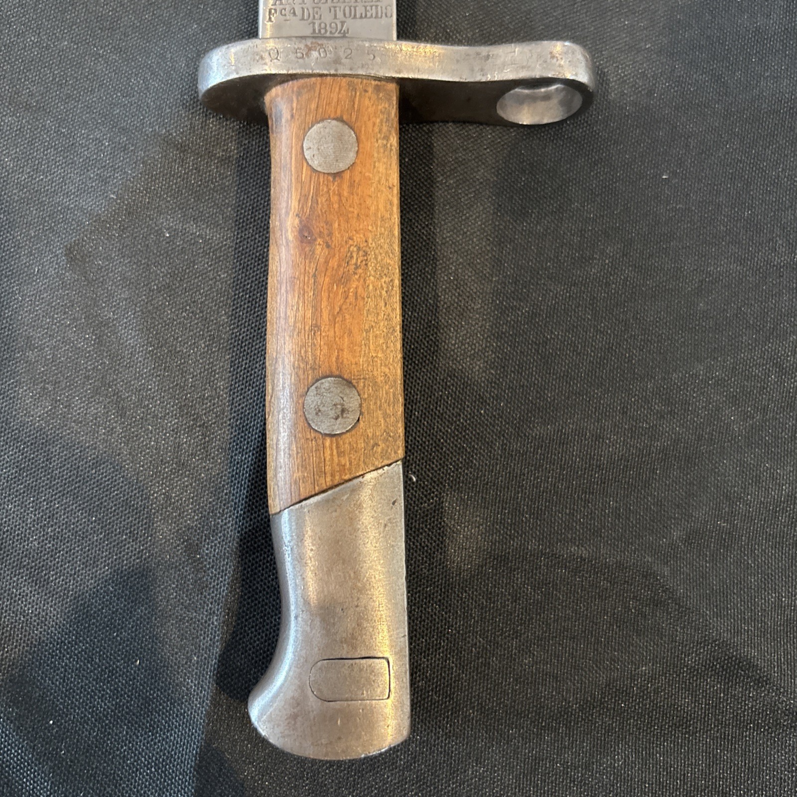 ORIGINAL SPANISH 1893 MAUSER BAYONET, SCABBARD 1894 Date Q5025 Artilleria Toledo