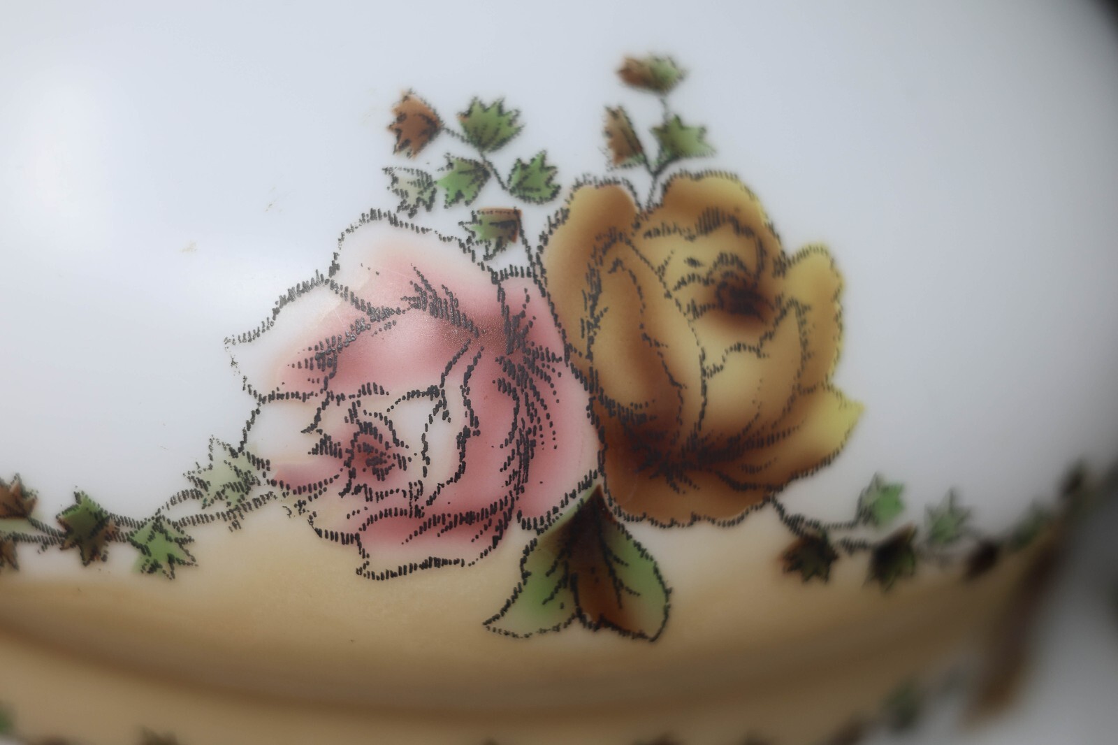 Vintage Large Hanging 3-Chain Glass Light Shade Lamp Part 14.25" Diam x 5" Roses