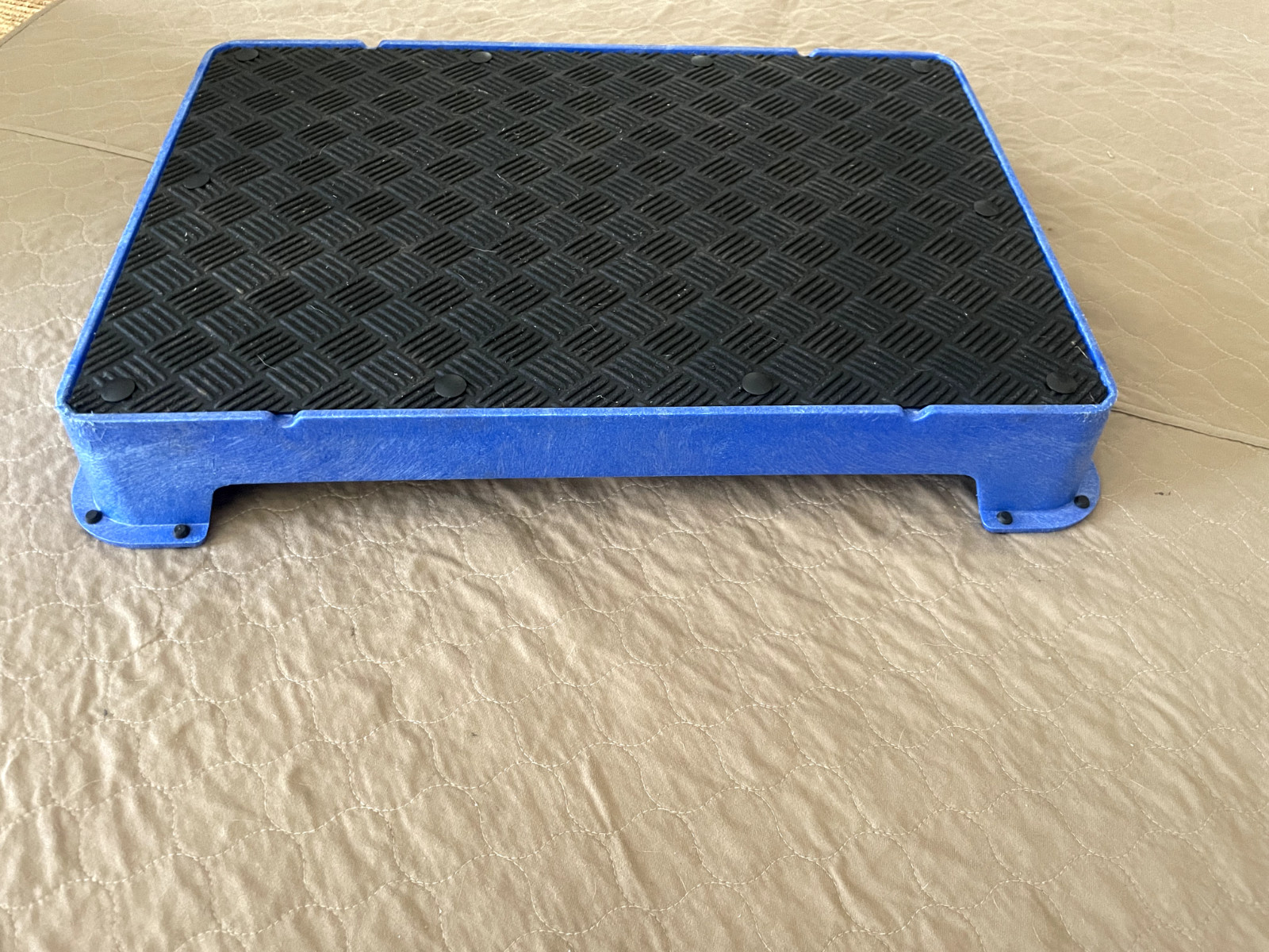 Cato Board Dog Training Platform Blue Rubber Surface | Place Board Obedience Agi