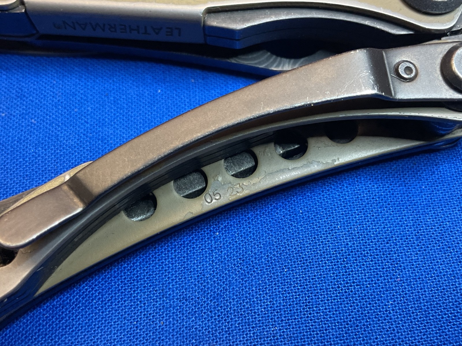 Leatherman Skeletool Multi Tool Knife Pliers