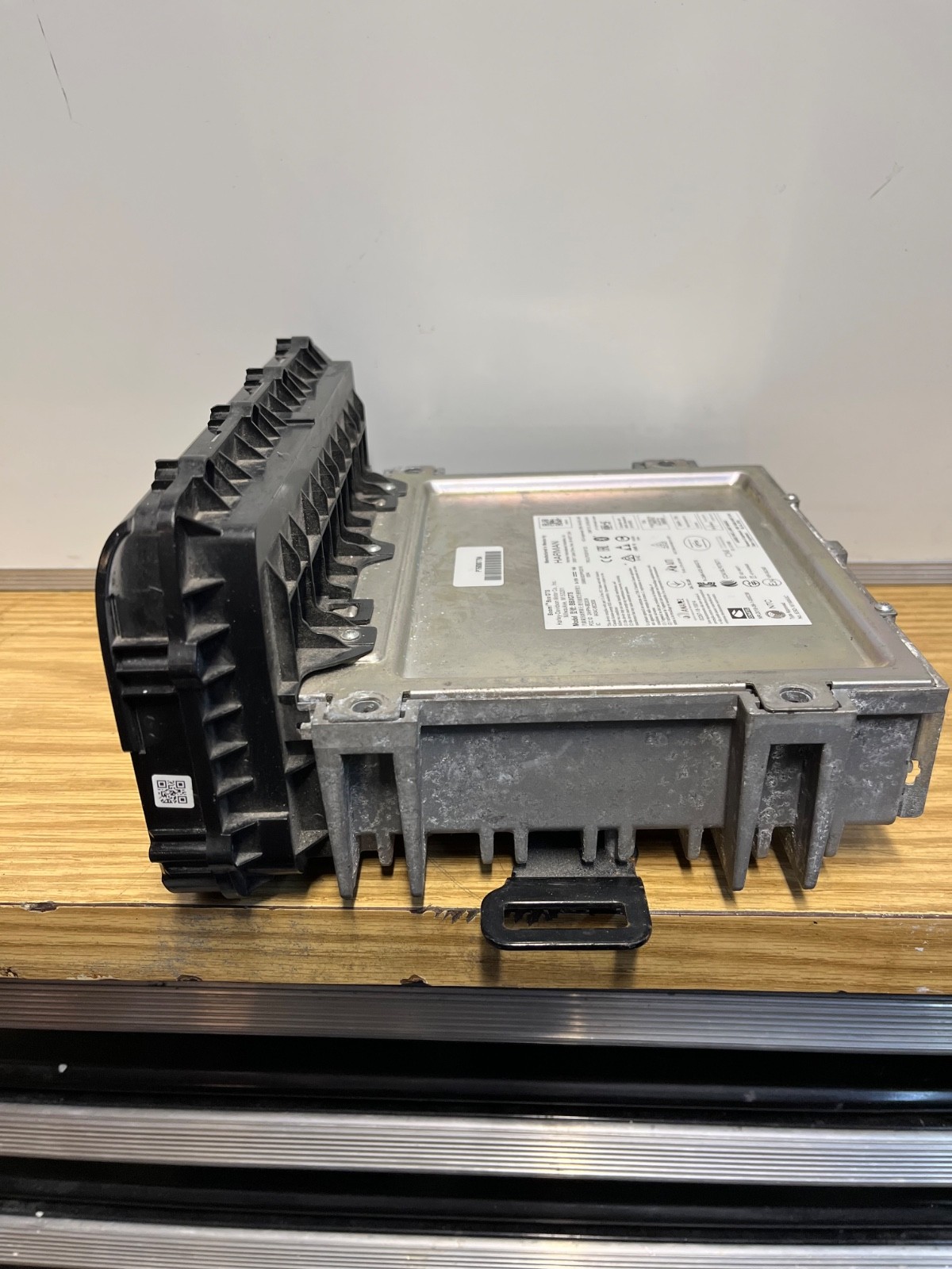 19-23 HARLEY TOURING OEM BOOM BOX GTS RADIO TOUCHSCREEN 6.5" 76000783 *