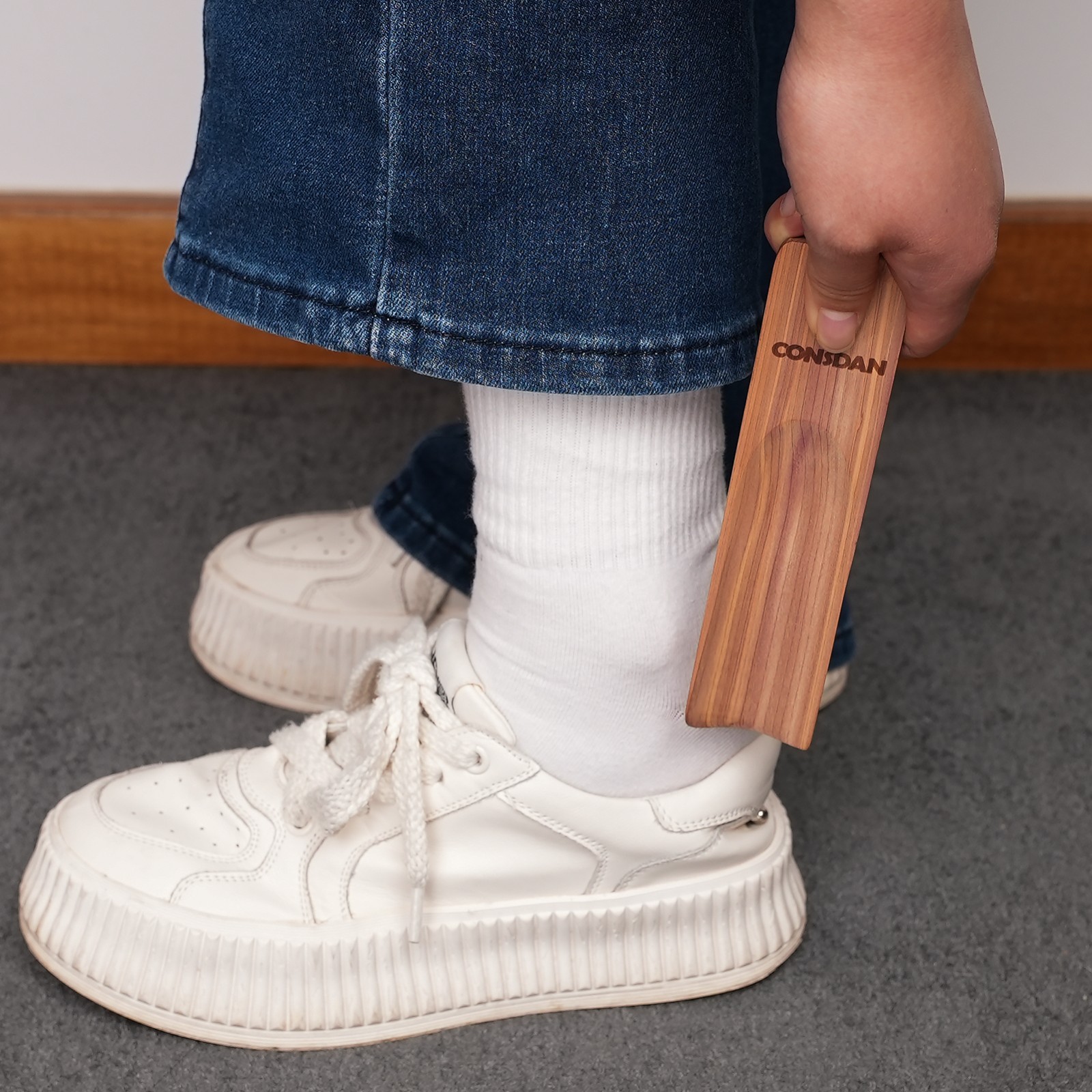CONSDAN Shoe Horn | USA Grown Solid Cedar Wood Shoe Horn