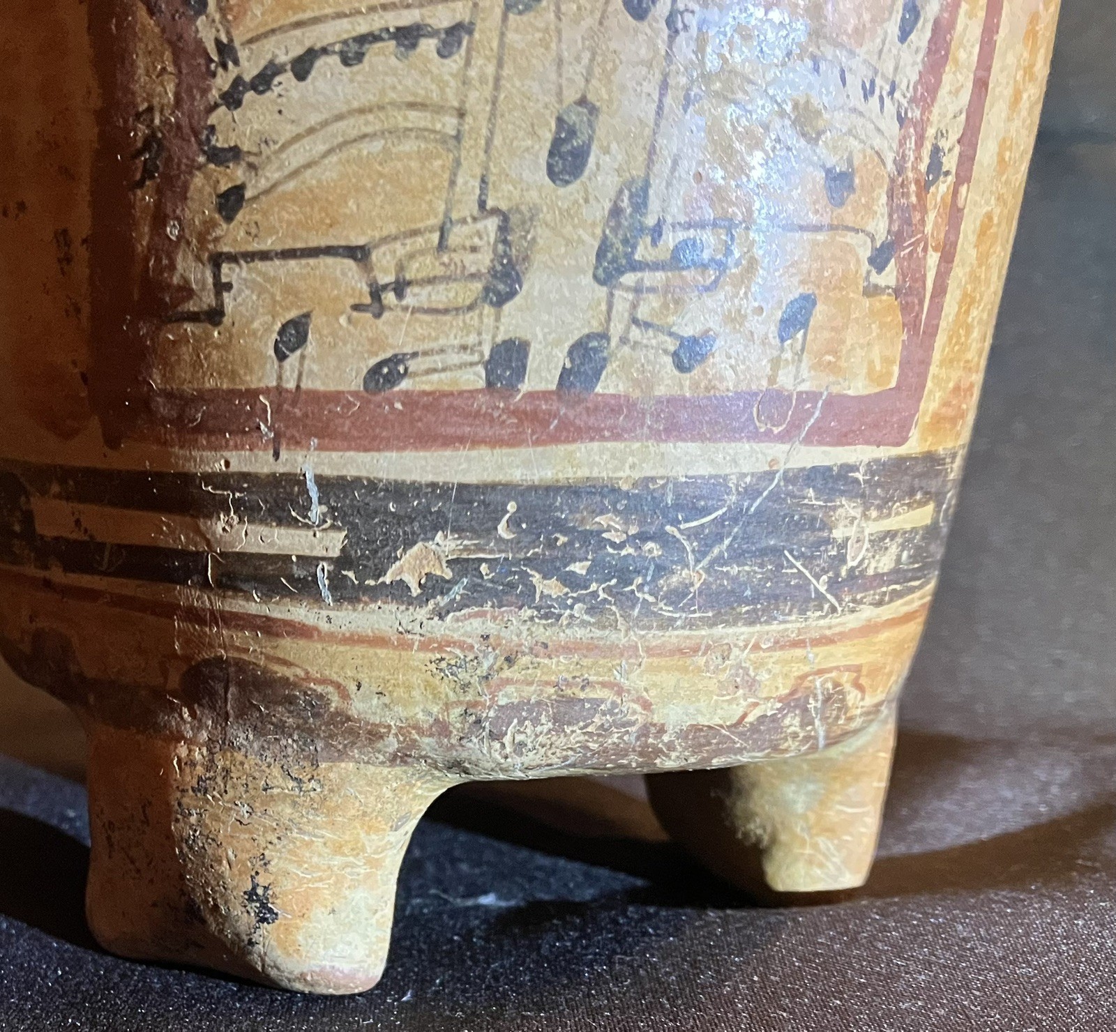 Authentic Pre-Columbian painted Mayan Rattle Leg Ulua Pottery Jar 600-800 AD