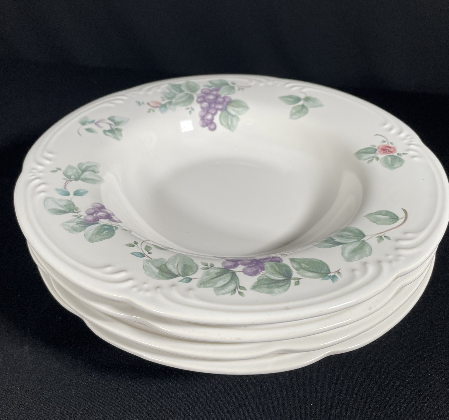 Pfaltzgraff ~ Grapevine ~ 9" Large Rim Soup Bowls. Set of 4.