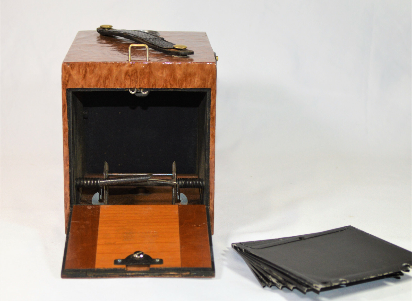 BOX CAMERA 123yr. ANTIQUE WESTERN MAGAZINE CYCLONE NO 5 c.1898 CUSTOM EUCALYPTUS