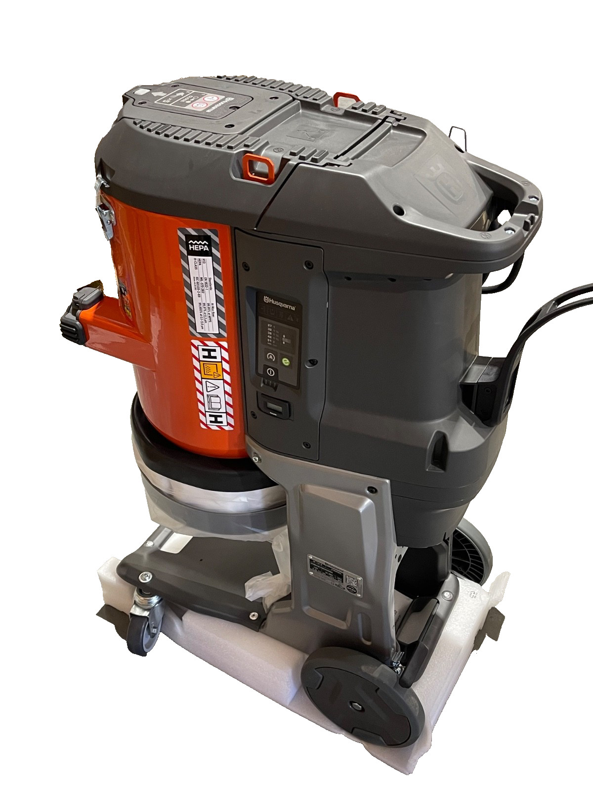 Husqvarna DE 110 H Single Phase 1.5HP HEPA Dust Extractor Vacuum 120V 124cfm