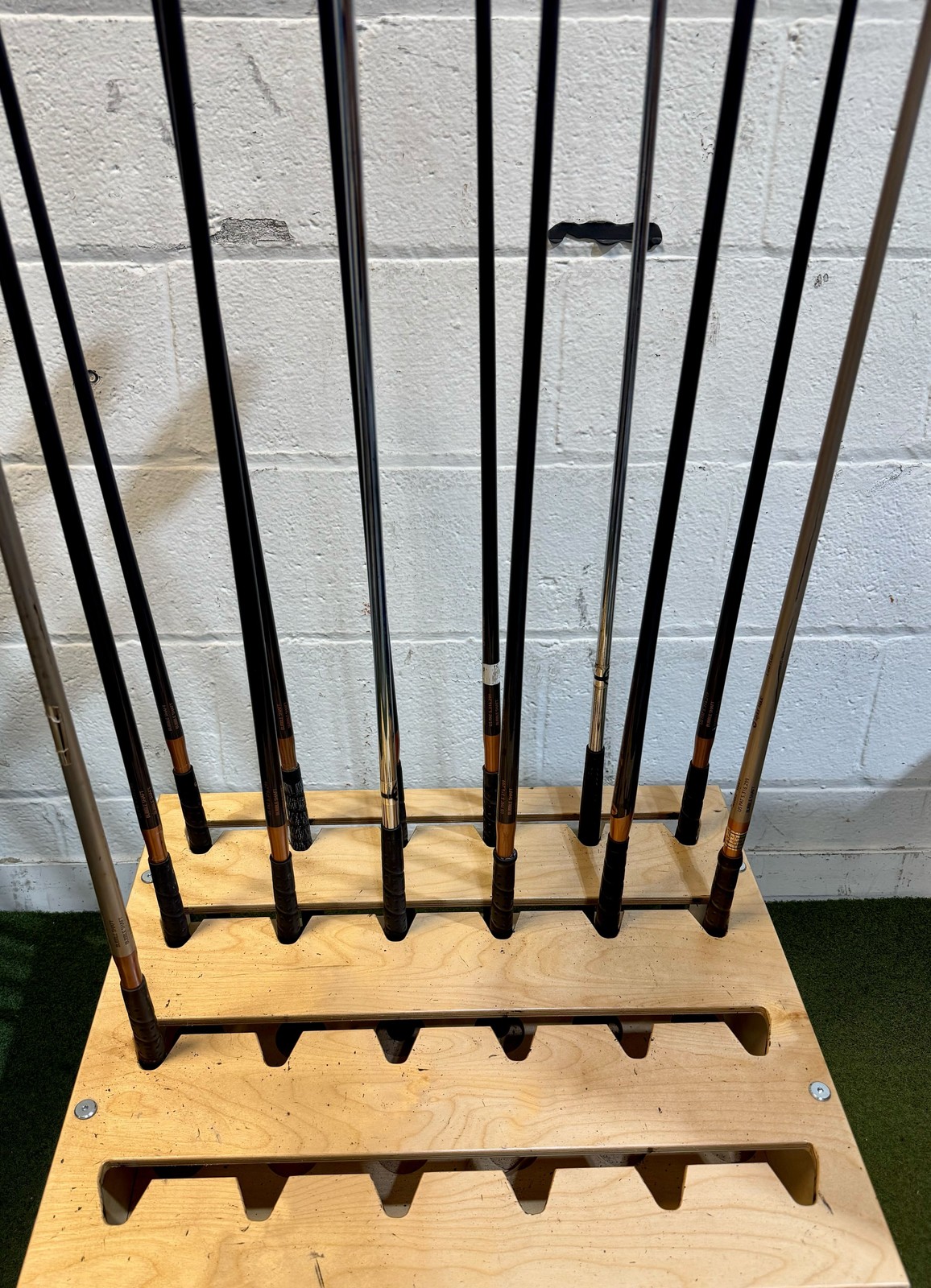 Wholesale Lot of 30 Golf Clubs - TaylorMade Drivers