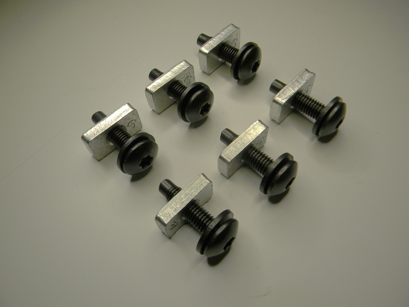 1997-2006 Jeep Wrangler Hard Top Screw & Fastener Kit / 6 Screws & 6 Fasteners