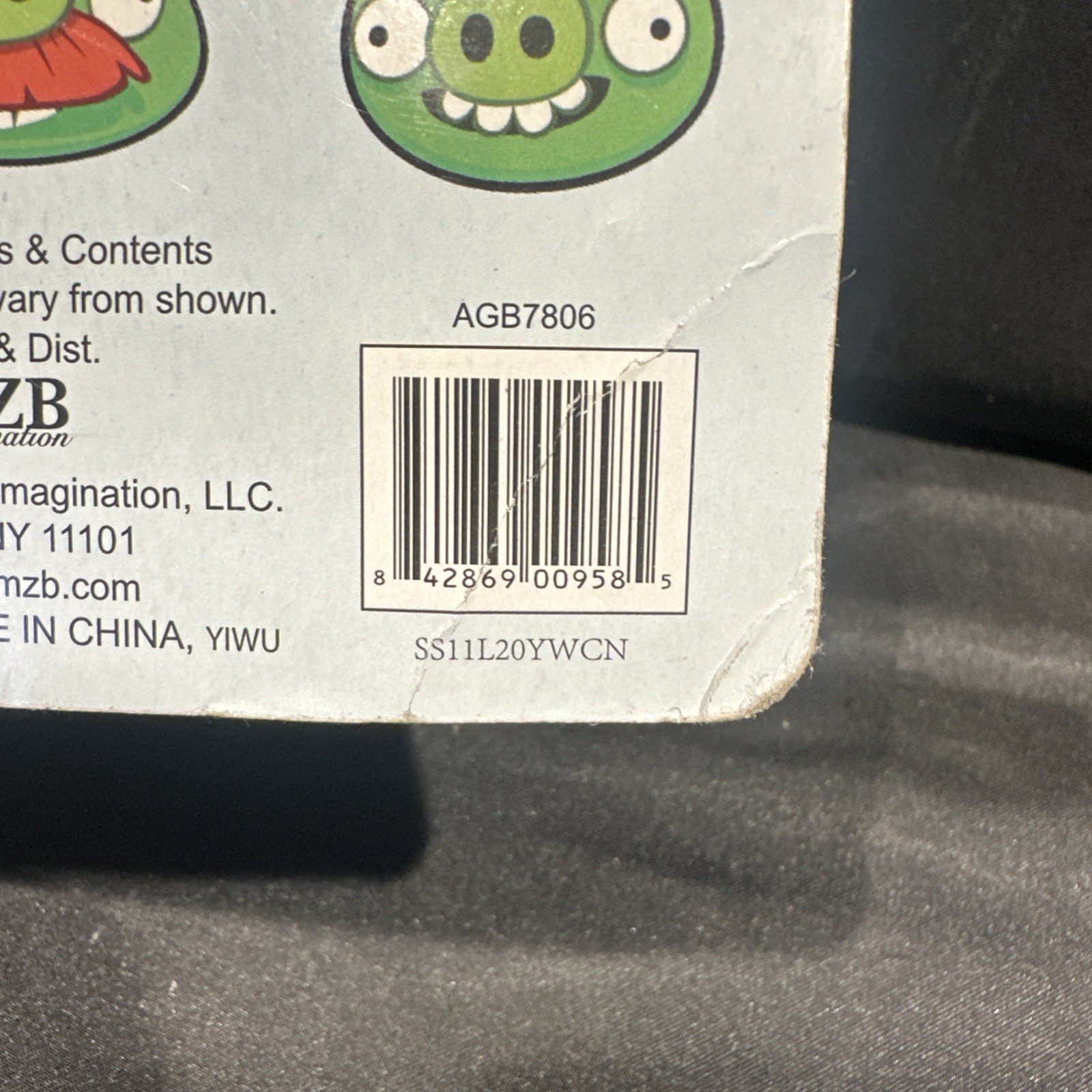 NEW On Card SHIPS FREE 2011 Angry Birds Collectible Puzzle Erasers Pig Series