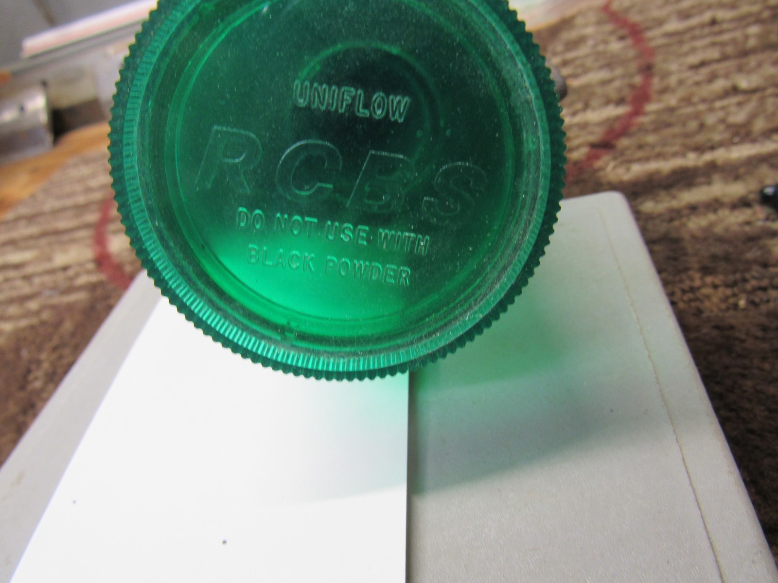 RCBS UNIFLOW POWDER STAND #09030--WITH UNIFLOW POWDER DISPENSER