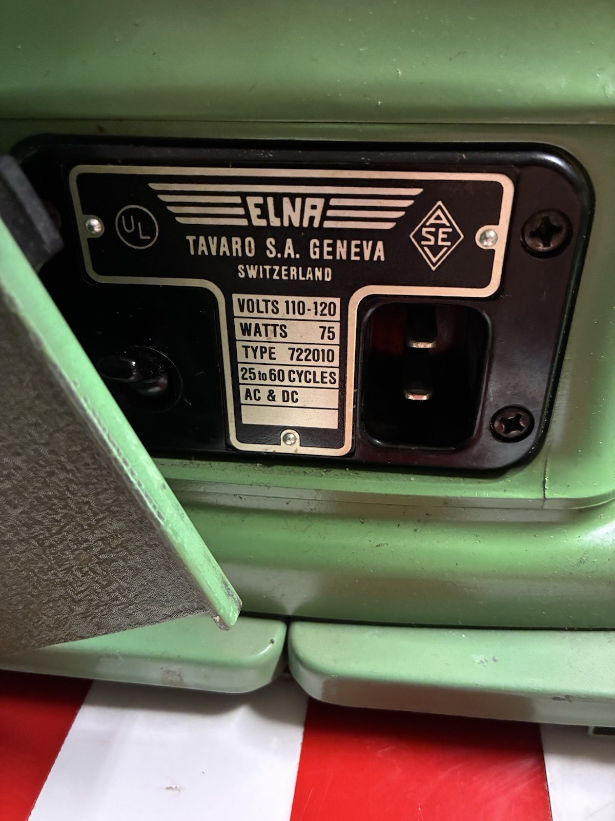 Vtg 1950s Swiss Elna Grasshopper Portable Sewing Machine 722010 Metal Case Video