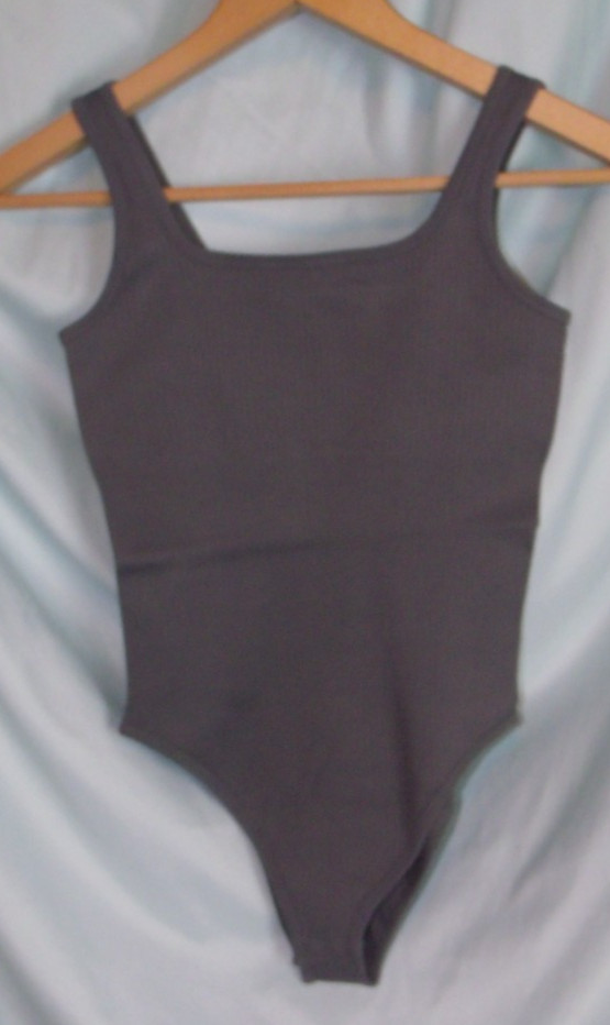 OQQ Women's 3 Pc Bodysuits Ribbed Sleeveless Square Neck Tank Blk/DkGray/Ivory S