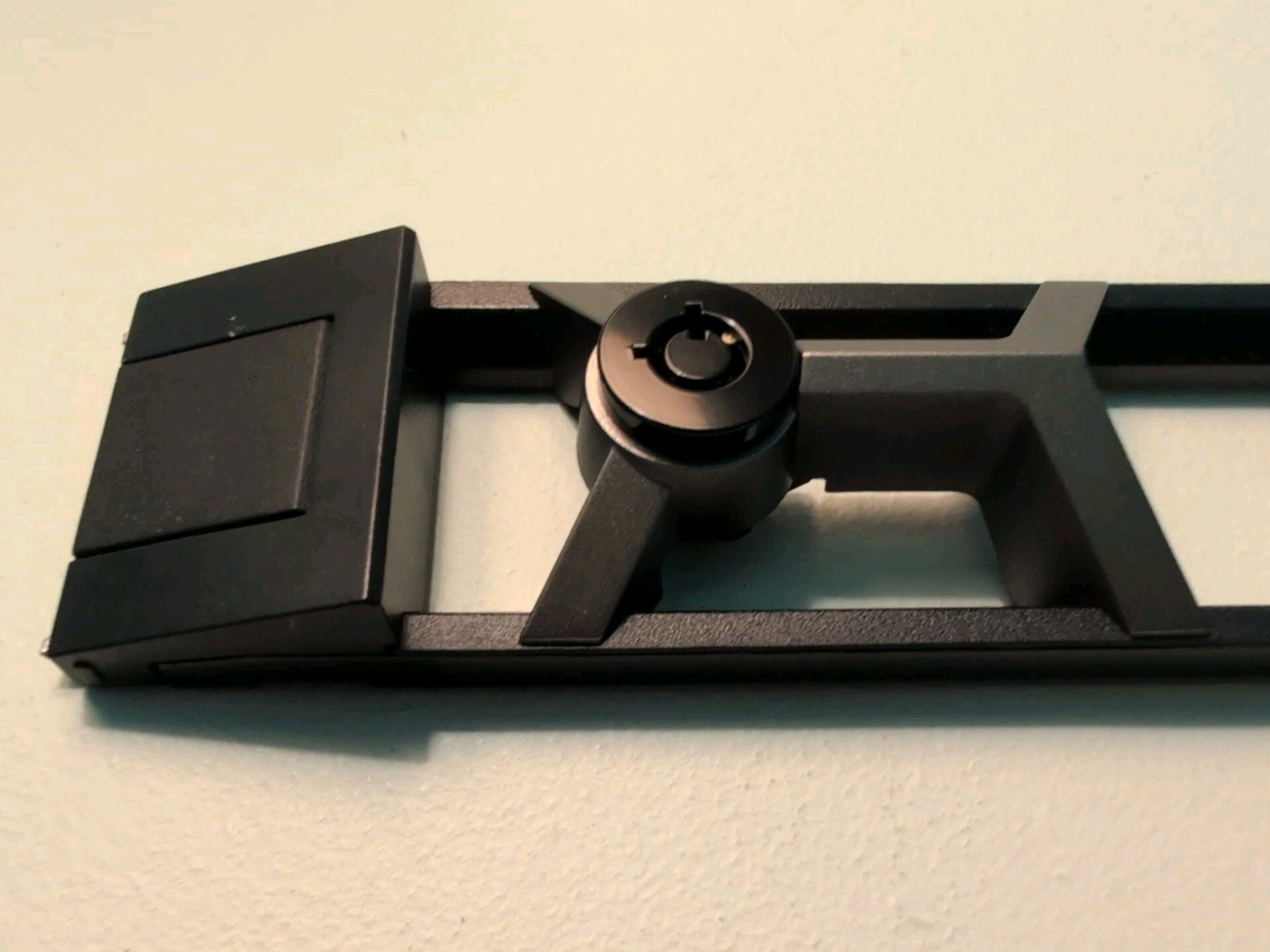 Dell Front Bezel Panel with Key 1U R240 R340 R440 R640 R6415 etc 0VXTRT