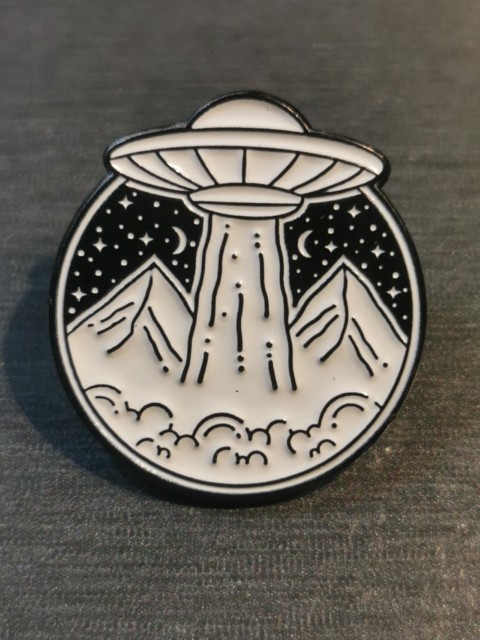 ALIEN UFO pin Badge Patch New High Quality