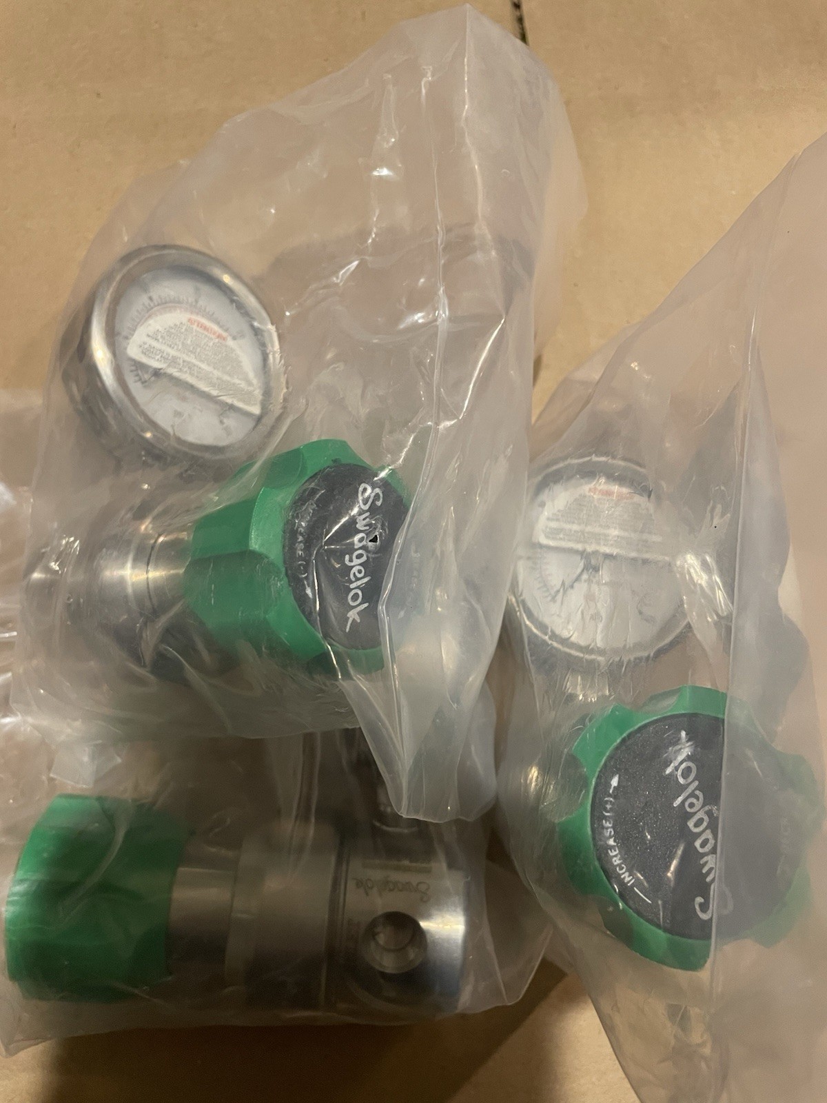 SWAGELOK BP Regulator 1/4" FNPT, KBP1DOD4B5A20000, 0-25 LOT OF 3 One Price