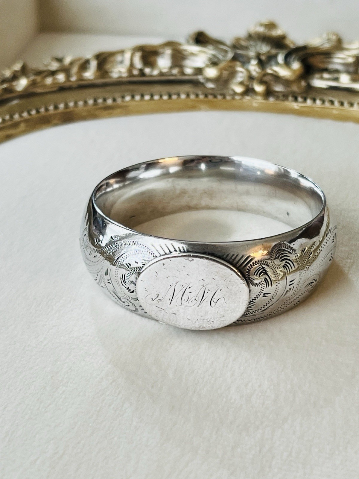 Victorian c1890s Coin Silver Napkin Ring Raised Shield "MM" Hand-Engraved 15.5g