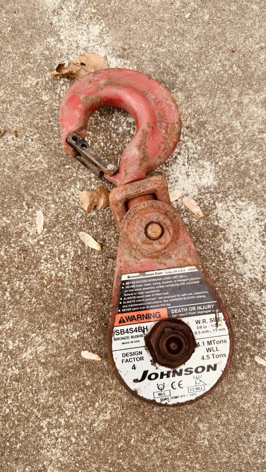 JOHNSON SNATCH BLOCK-4T-4" w/Swivel Hook 3/8"-1/2" SB4S4BH