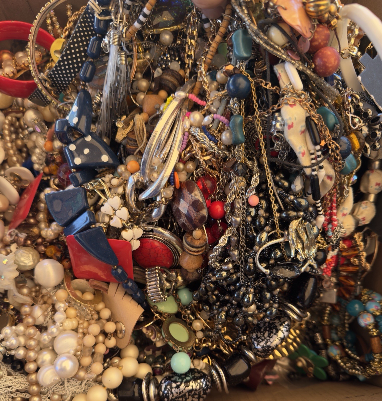 MIXED JEWELRY LOT CRAFT REPAIR, RESELL, REPURPOSE, VINTAGE TO NOW! 20 POUNDS