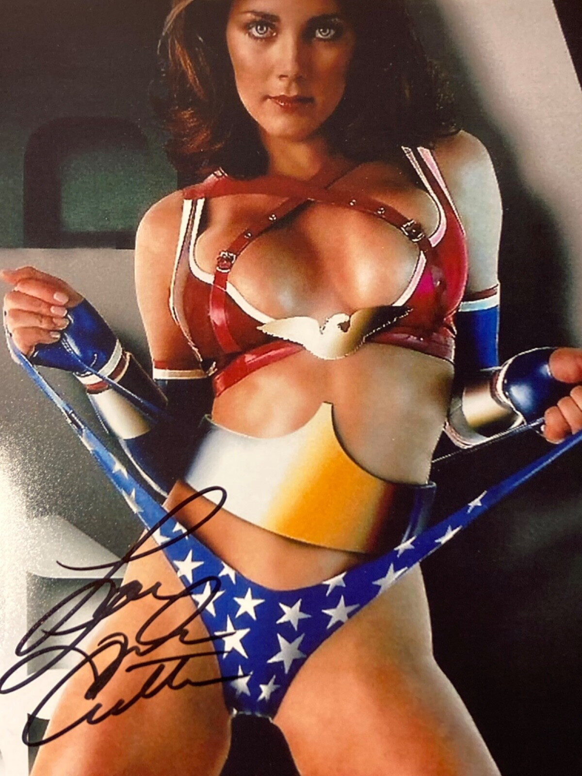 WONDER WOMAN LYNDA CARTER SIGNED PHOTO AUTOGRAPH SIGNATURE POSTER 8X10 REPRINT