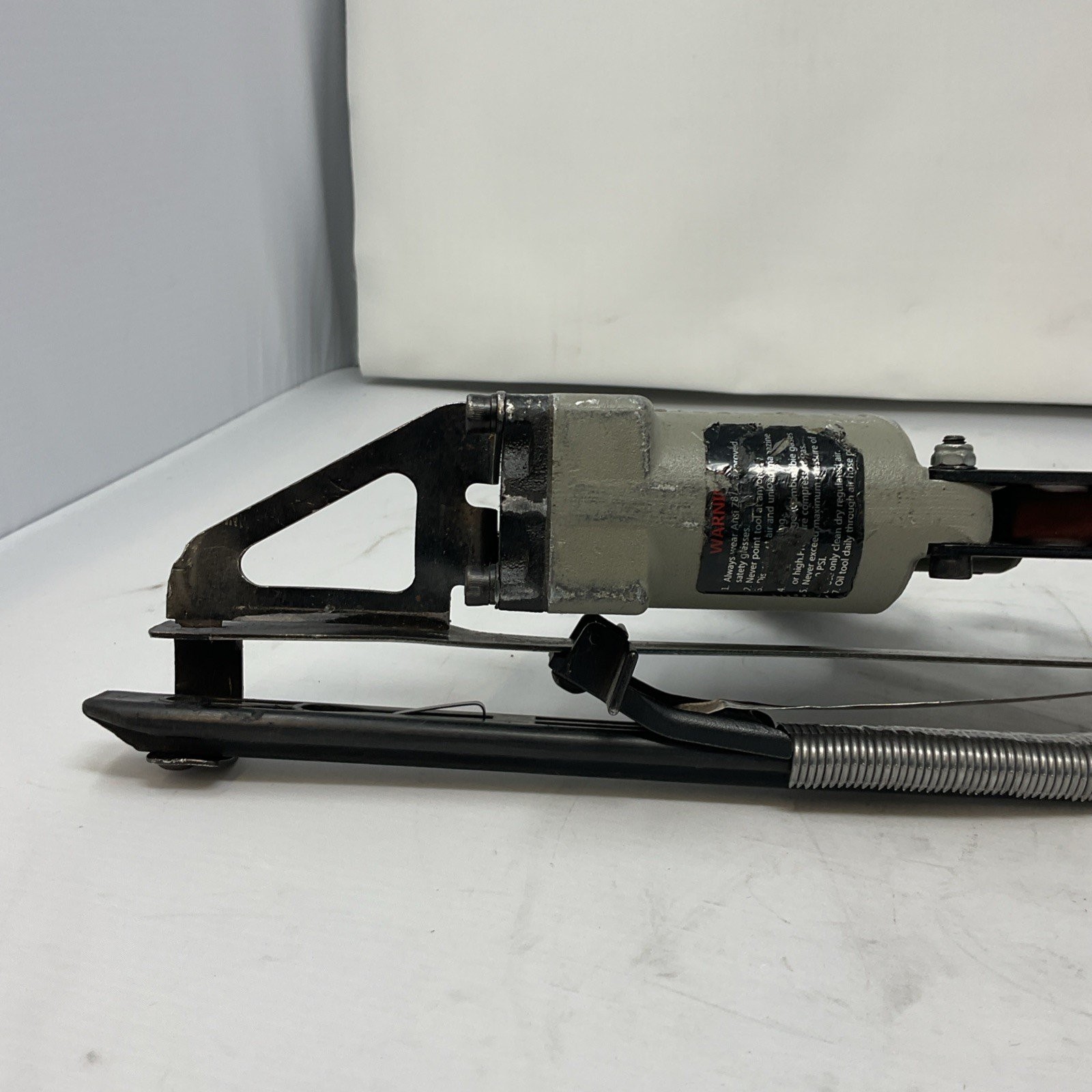 WOODPECKER C-7EA 15 Gauge Pneumatic Hog Ring Gun 3/4-Inch with Slim Long Nose