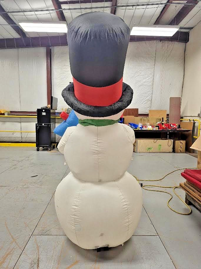 Gemmy 6 Ft Airblown Inflatable Christmas Shivering Snowman (NO ANIMATION)