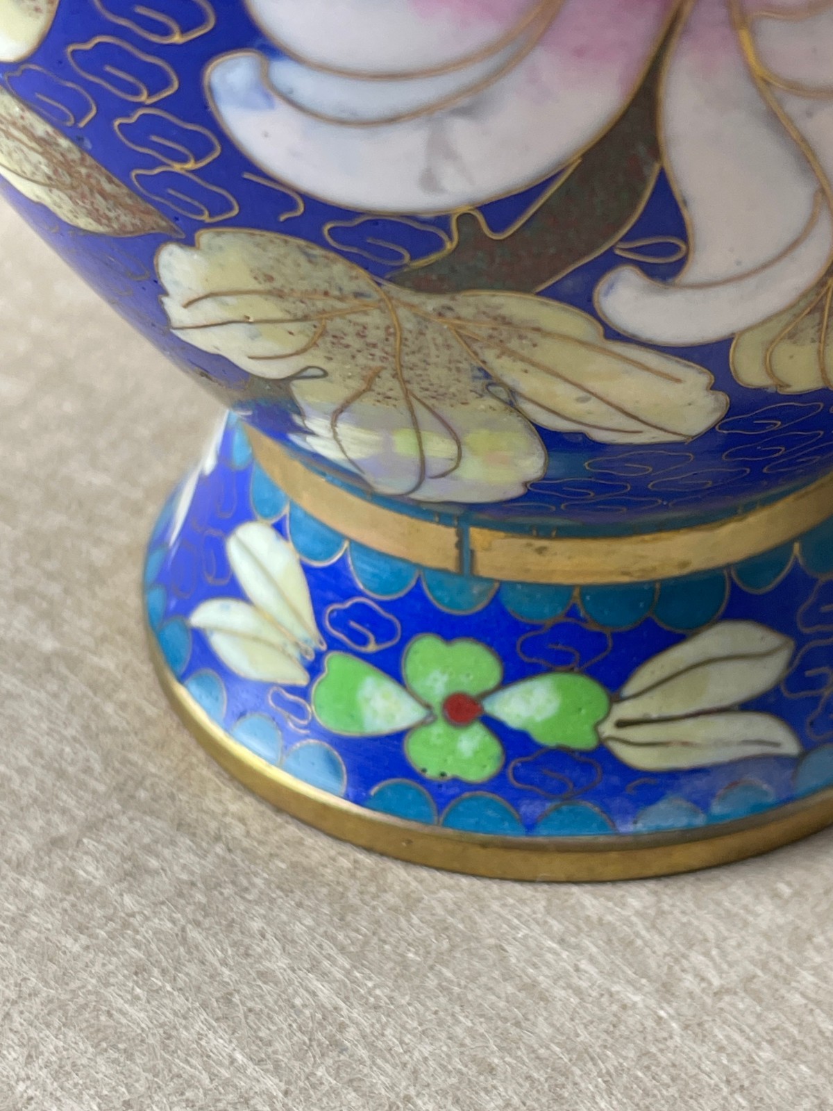 Vintage Chinese Cloisonne Enamel Vase Blue Chrysanthemum Floral Brass 10”