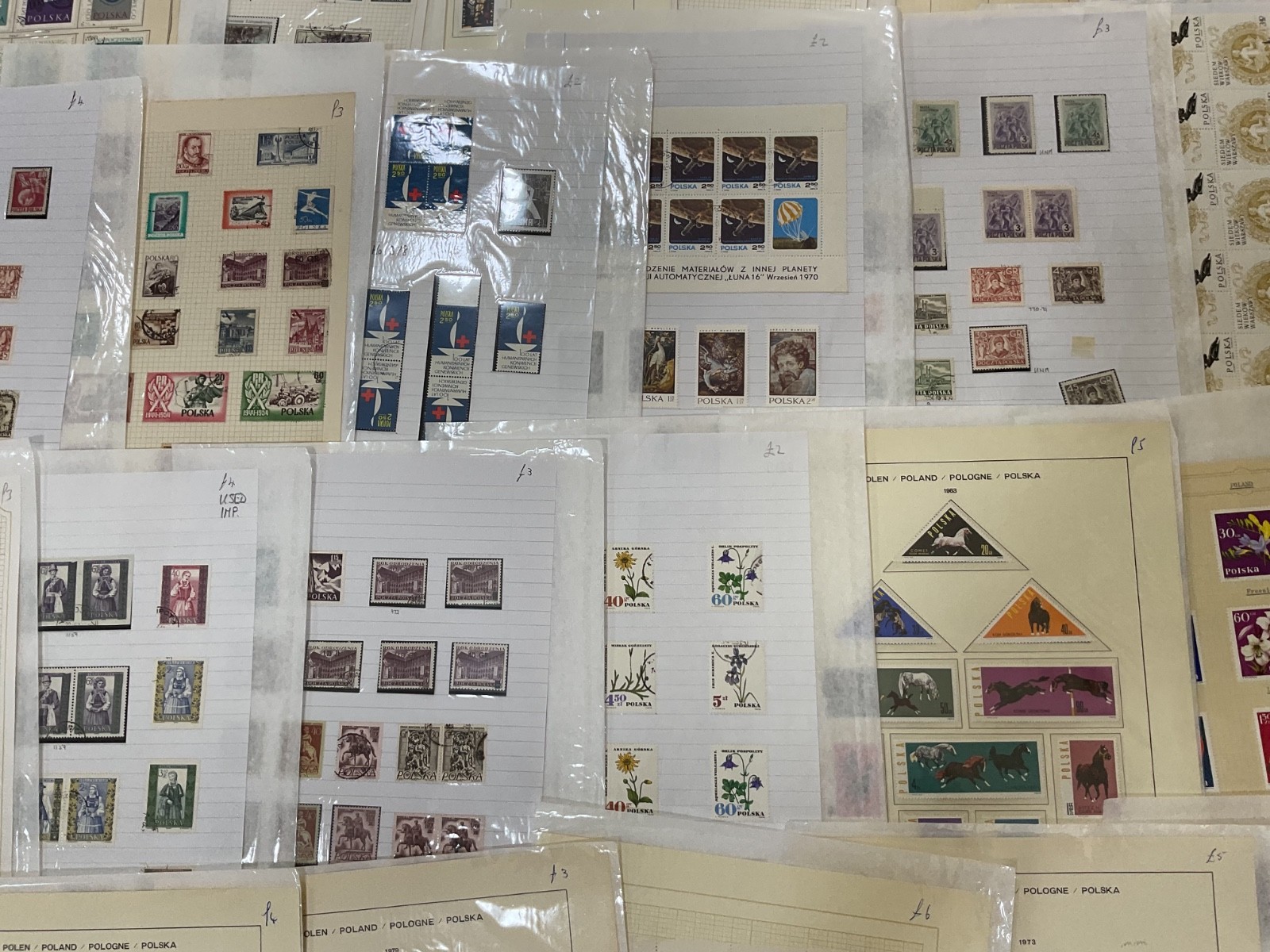 Poland stamps. Ex dealer leaves. Mint/Used. Vintage to modern 1.8kg G118