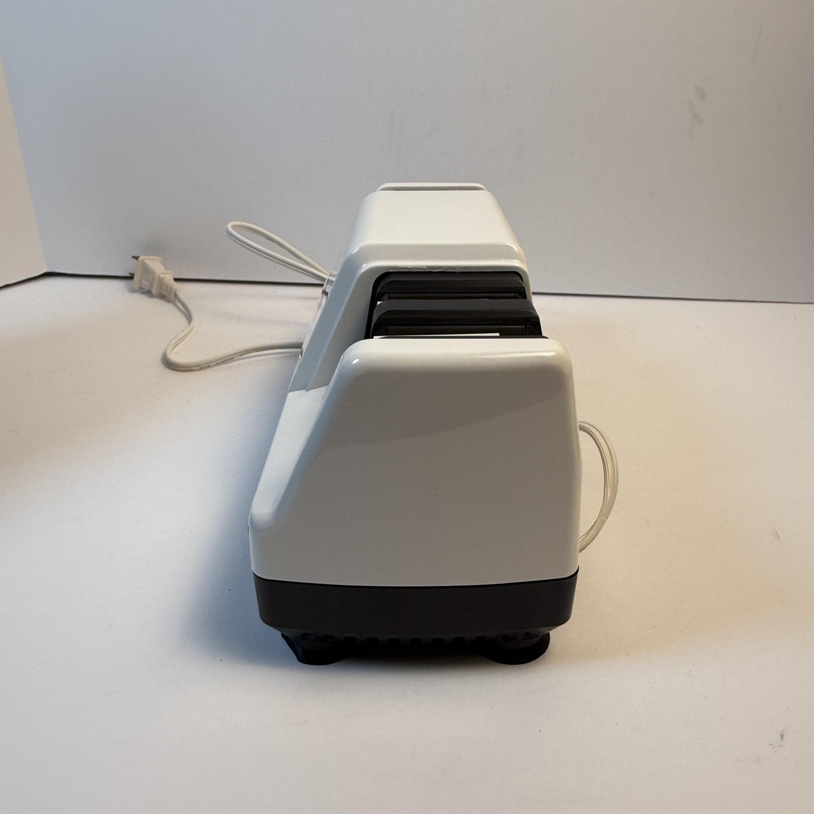 Chef'sChoice Diamond Hone Knife Sharpener Electric Professional 110 White USA