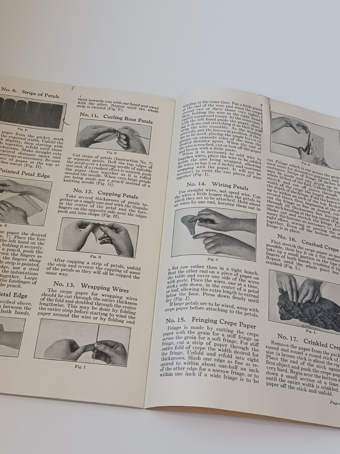 1930 Dennison How to Make Crepe Paper Costumes Booklet Vtg Craft Guide Flapper